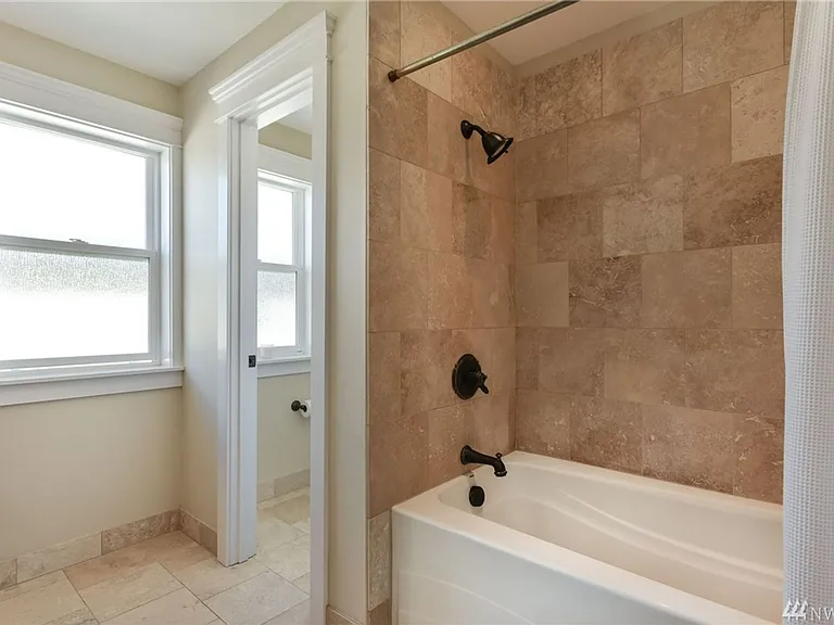 4322B Francis Ave N — Photo 11