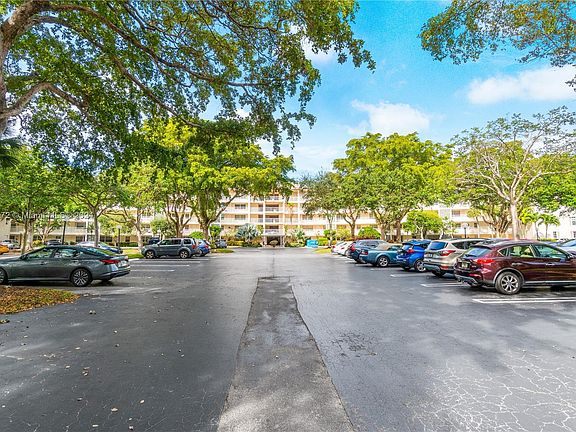 2nd image of 3505 Oaks Way APT 410