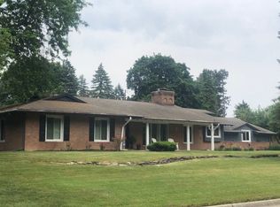 1530 Meadowbrook Ln, East Lansing, MI 48823