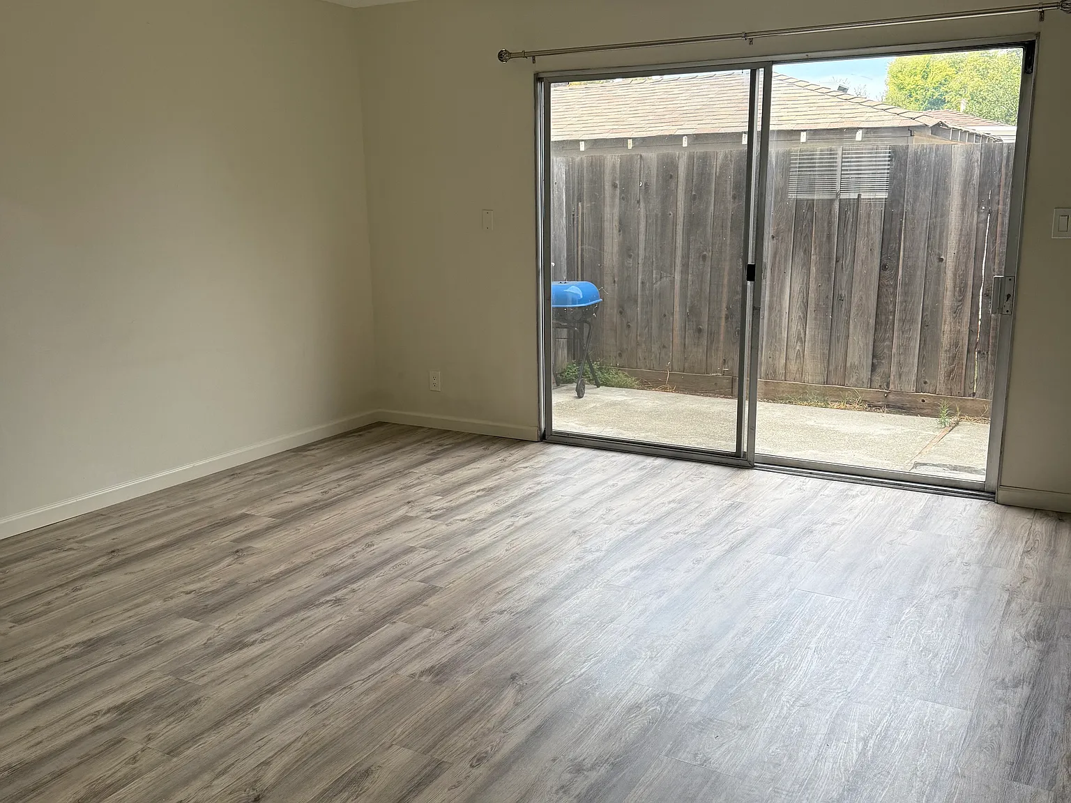 2 bed, 1.5 bath, 1000 sqft, $2,600 — Photo 3