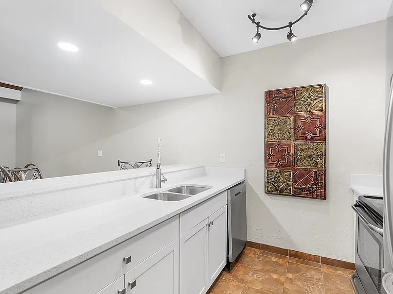 4187 Abbey Ct — Photo 6