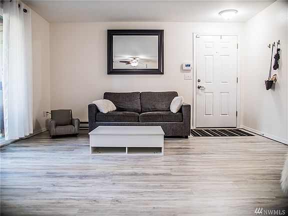 3rd image of 1700 Lake Park Dr SW APT 12
