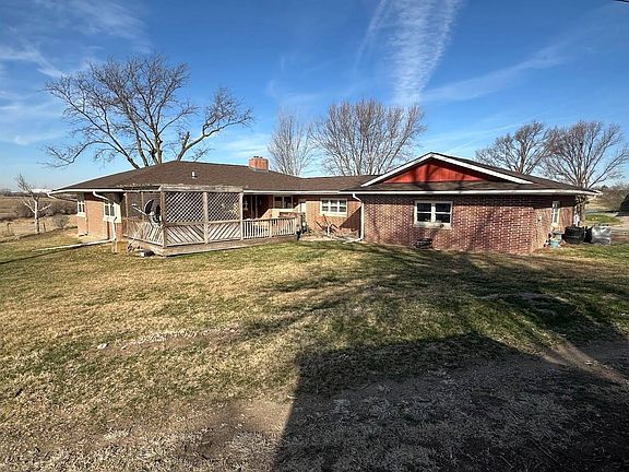 5th image of 708 Sunset Dr