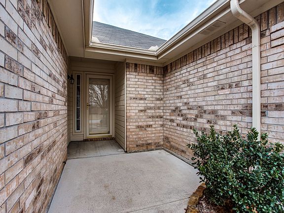 3rd image of 317 Angela Dr