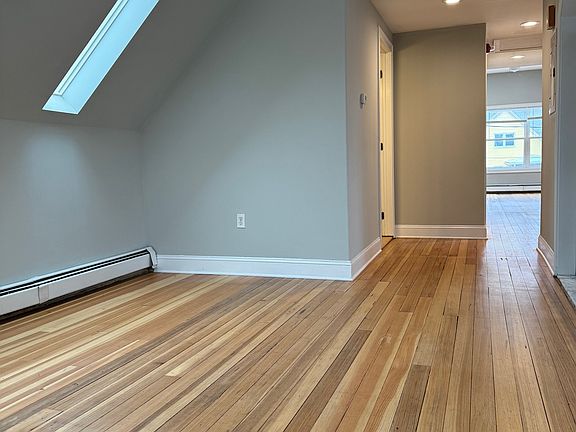 3rd image of 217 Park Rd Floor 3