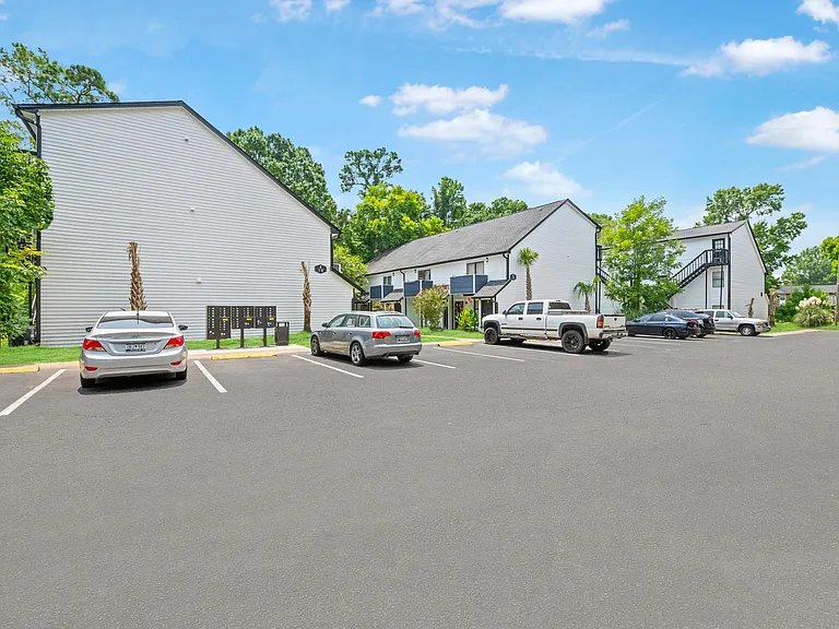 Carolina Breeze Apartments — Photo 18