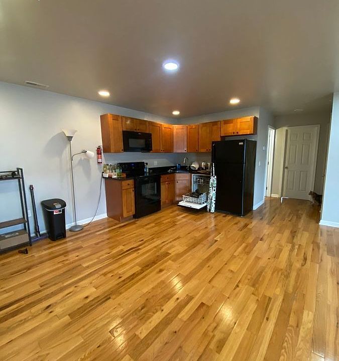 1st image of 423 N 40th St APT D
