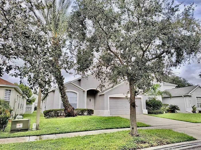 3 bed, 2.0 bath, 1687 sqft, $2,300 — Photo 1
