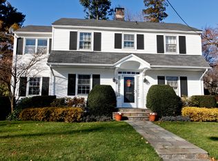 35 Hamilton Rd, Scarsdale, NY 10583