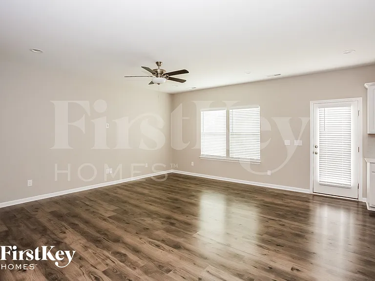 777 Alexander Commons Dr — Photo 3