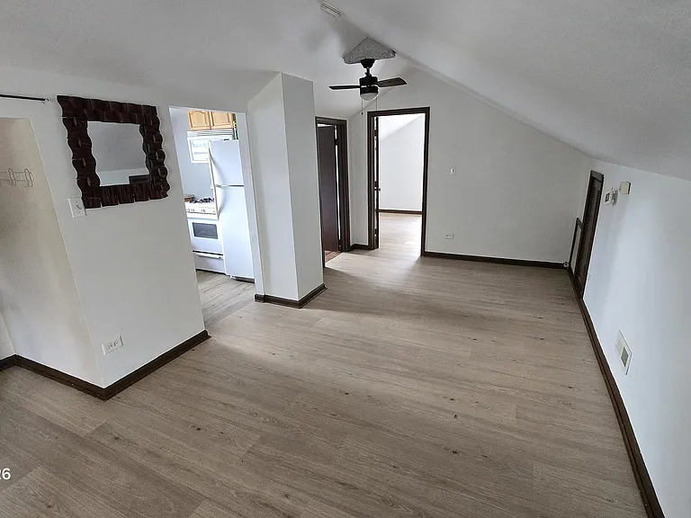 420 Davison St #2 — Photo 5