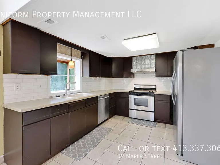 19 Maple St — Photo 16