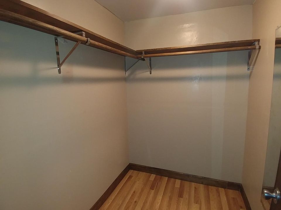 Walk-in closet