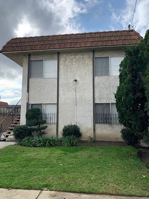 2nd image of 1520 W 224th St #7