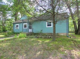 13 Park Ln, Wayland, MA 01778