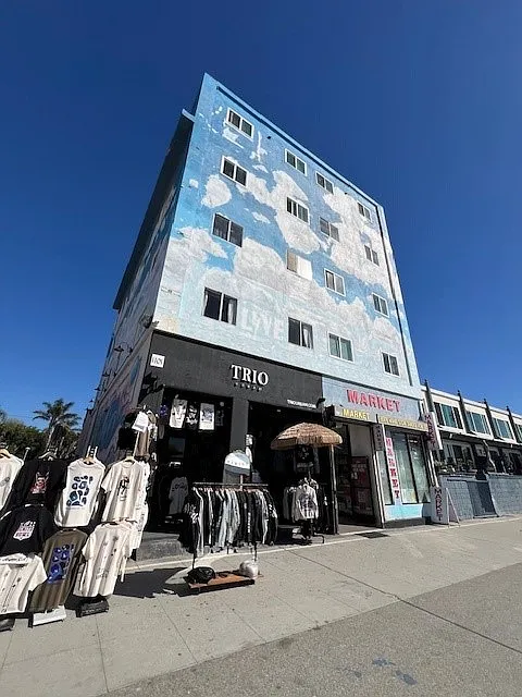 Beach House Apartments — Photo 2