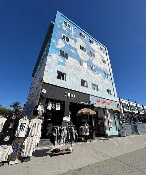 Beach House Apartments — Photo 2