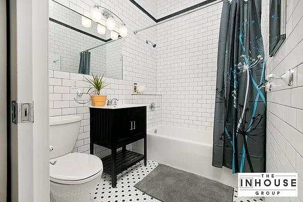 Rented by The InHouse Group | media 11