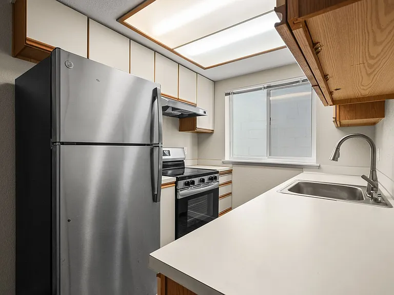 Newland Apartments — Photo 7