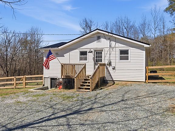 3rd image of 1390 Hodges Dairy Rd