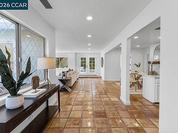 5th image of 205 Castle Hill Ranch Rd