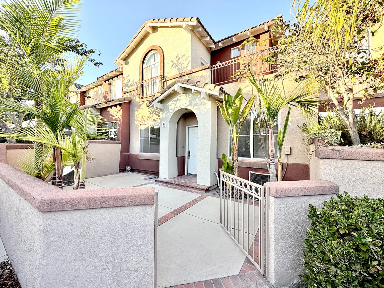 2 bed, 2.5 bath, 1227 sqft, $3,500 — Photo 1