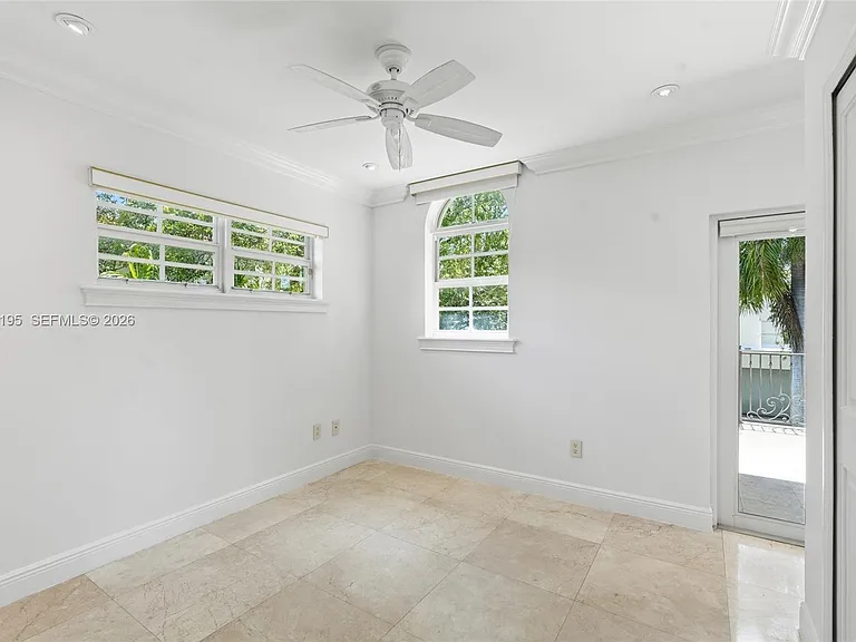 592 Fernwood Rd #B — Photo 28