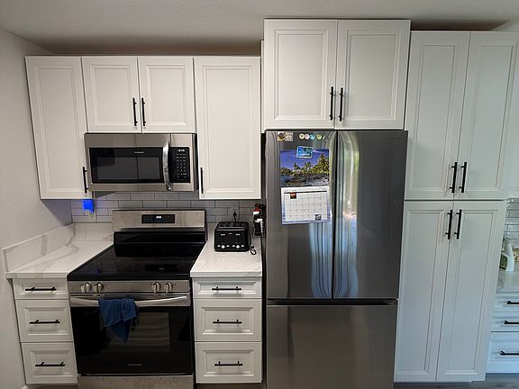 4th image of 140 Uwapo Rd APT 3-101