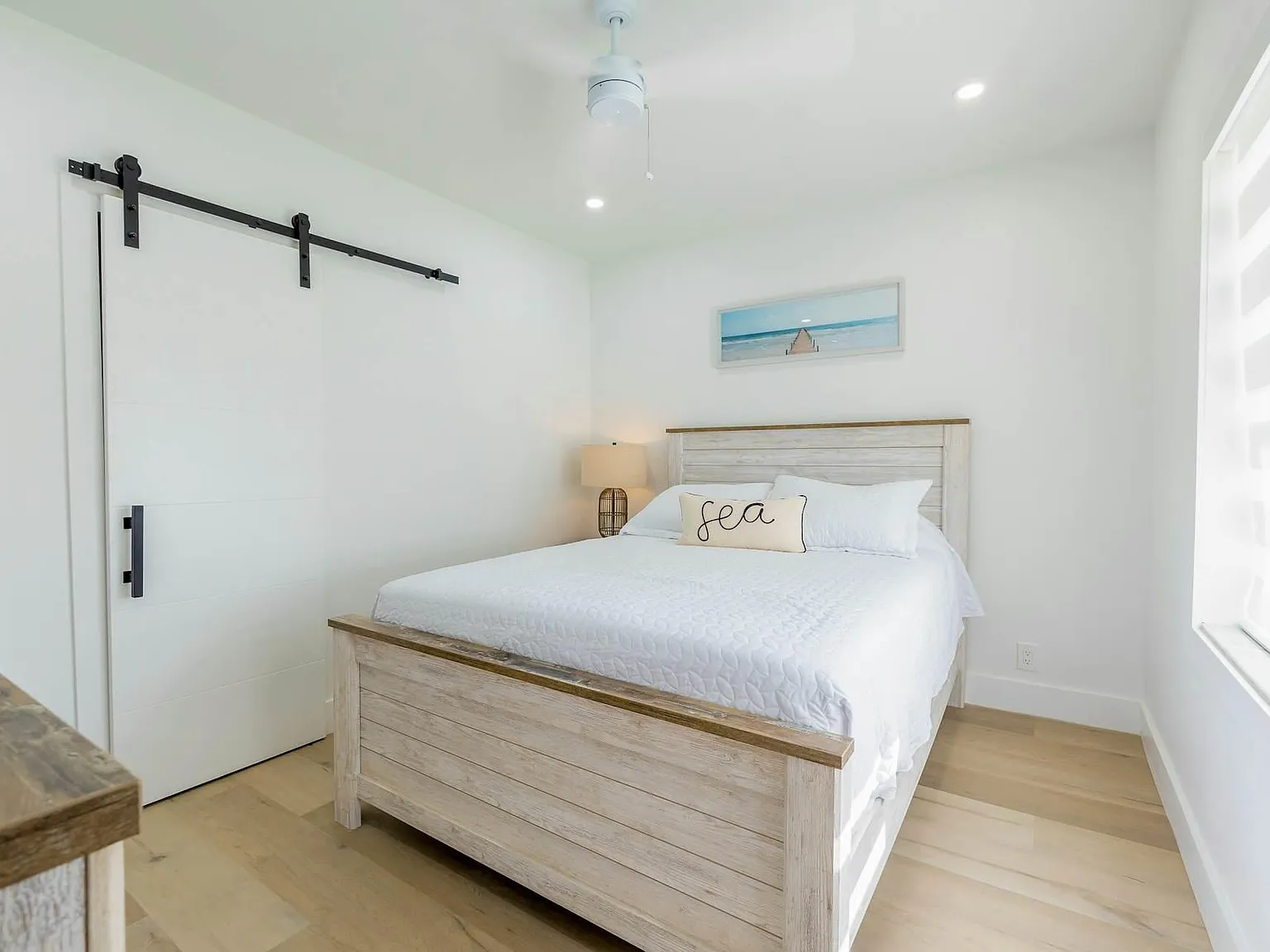 1 bed, 1.0 bath, 430 sqft, $1,949 — Photo 2