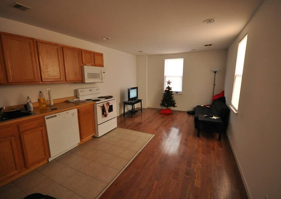 1st image of 914 N 15th St #C