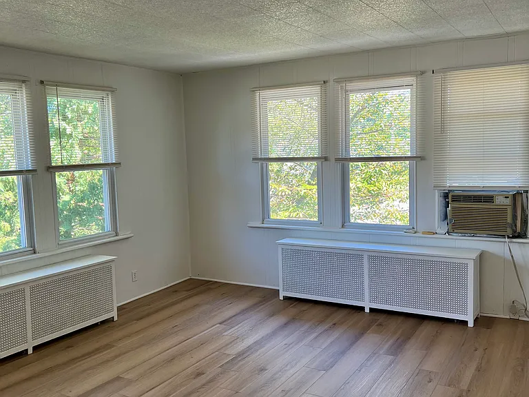 2729 Cedar Ln #3 — Photo 2