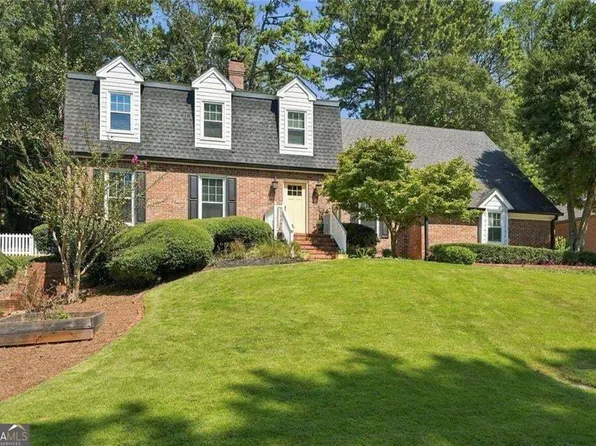 2819 Livsey Dr, Tucker, GA 30084