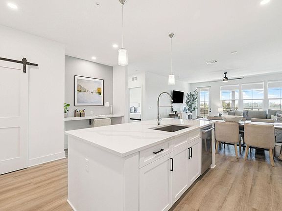 5th image of 277 The Grove Dr N Unit 334