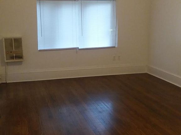 3rd image of 1510 Lee St E APT B