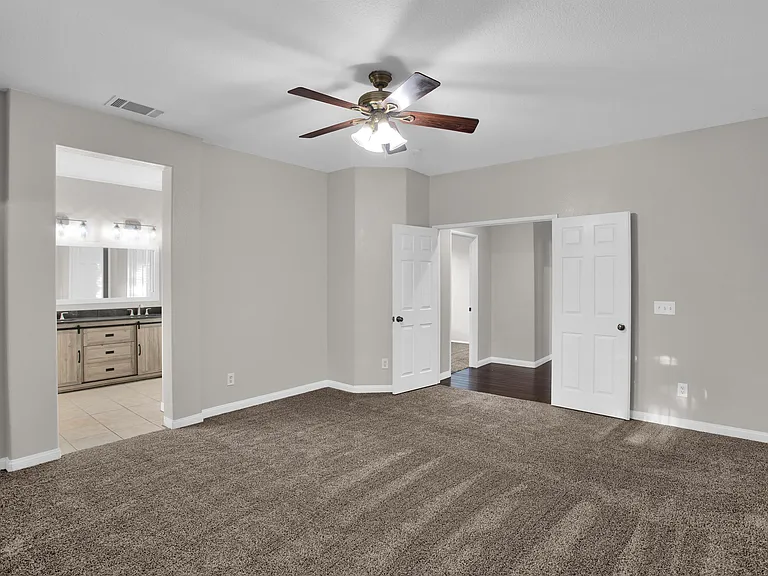 409 Sutro Ct — Photo 9