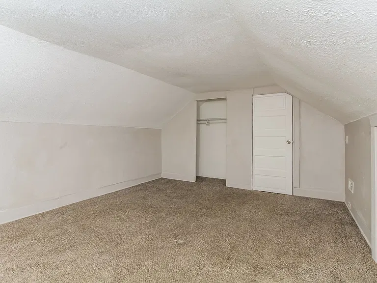 155352_027_main_bedroom_13449403.jpg