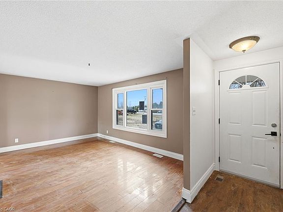 5th image of 692 Emily Park Rd