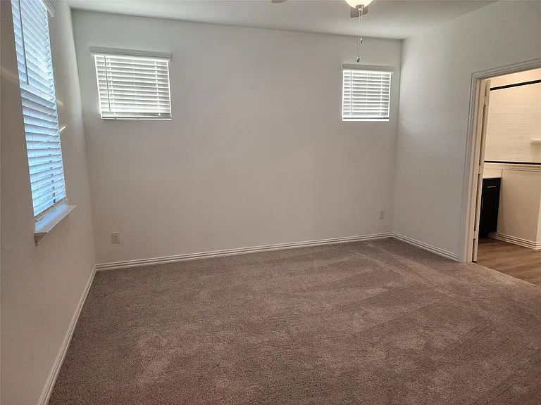 627 Redwood Way — Photo 7