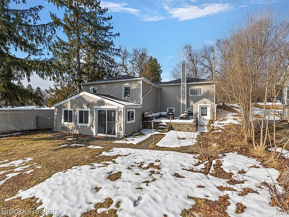 2nd image of 2940 Steeple Hill Rd