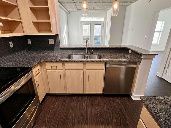 4th image of 800 Peachtree St NE APT 1317