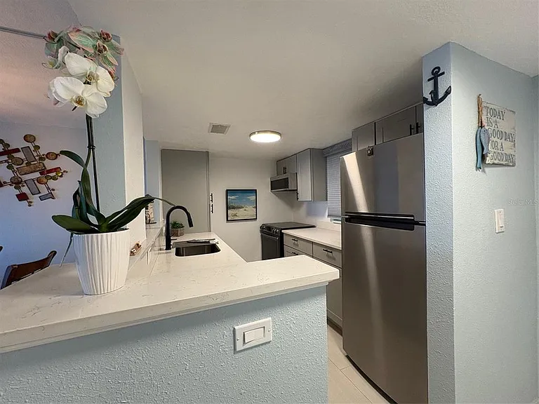 464 N Paula Dr #116 — Photo 8