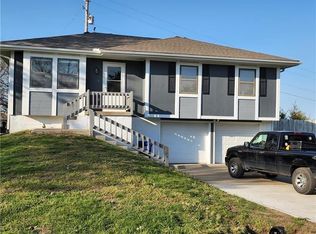 702 Morningside Dr, Garden City, MO 64747