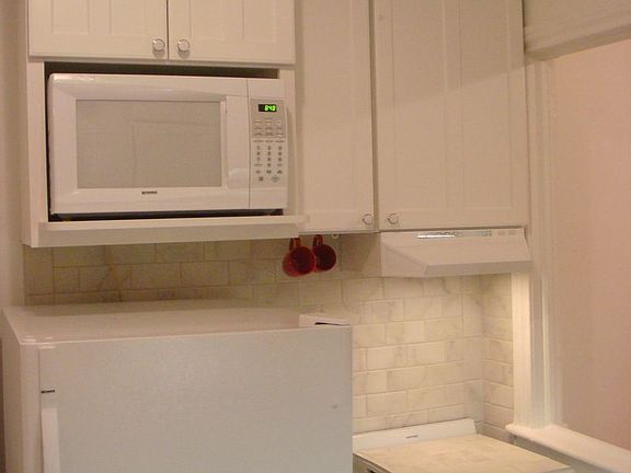4th image of 408 E 73rd St APT 2B