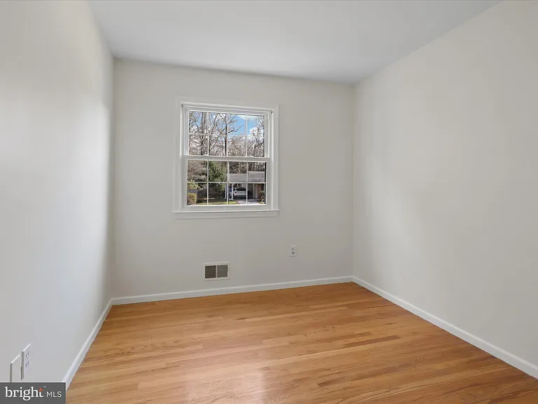 5200 Holden St — Photo 28