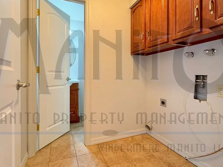 523 E 11th Ave — Photo 13
