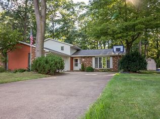 6728 Candy Ln, Vermilion, OH 44089