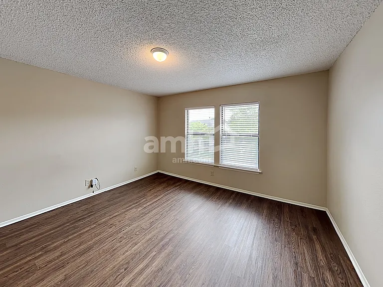 6678 Snow Meadow Dr — Photo 14