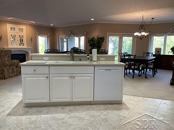 5th image of 106 Canterbury Ct