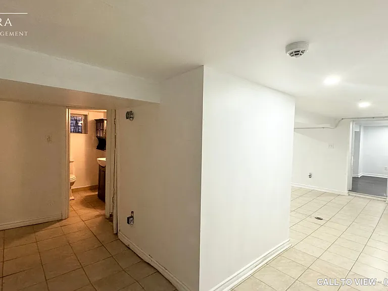 90 Barons Ave N #2 — Photo 6