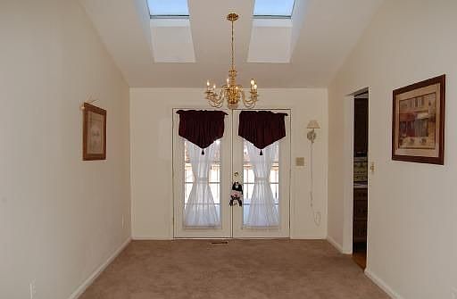 5th image of 116 Woodbury Dr
